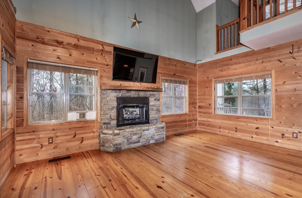 520 Newport Drive Property Photo 6