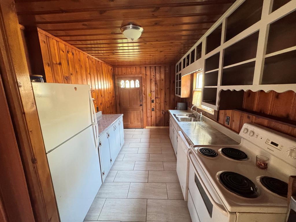 345 Cooper Creek Road Property Photo 3