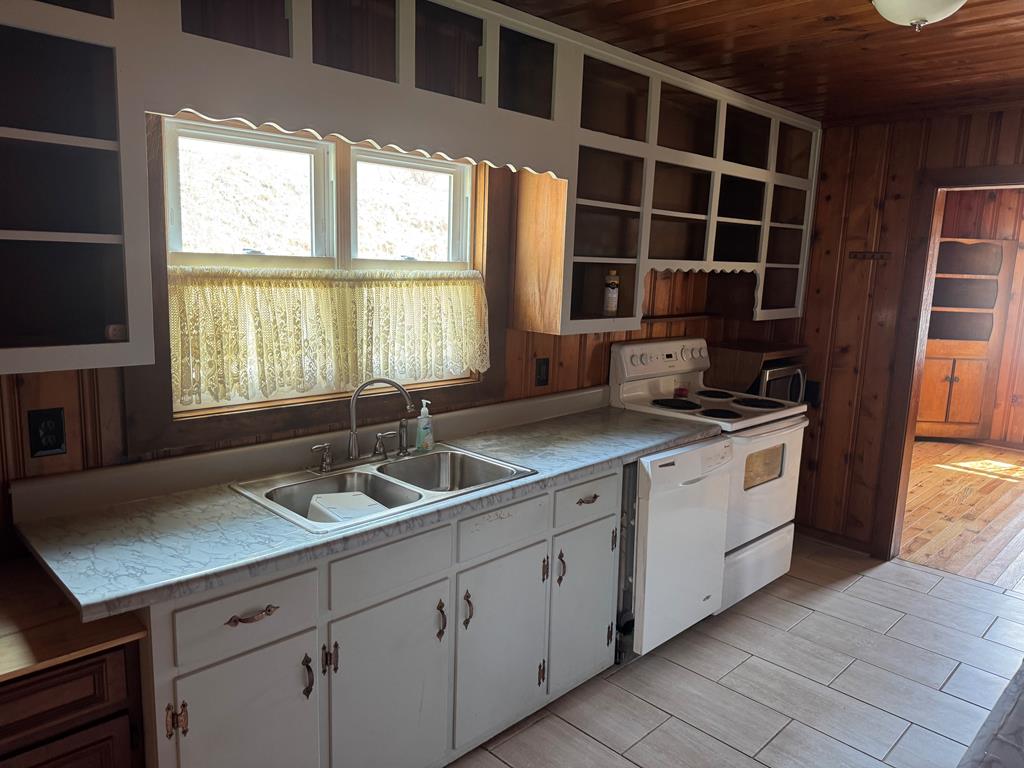 345 Cooper Creek Road Property Photo 7