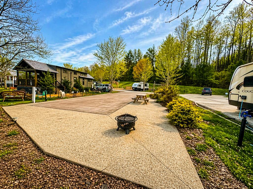 Lot 5 Mountain Meadows Drive Property Photo 1