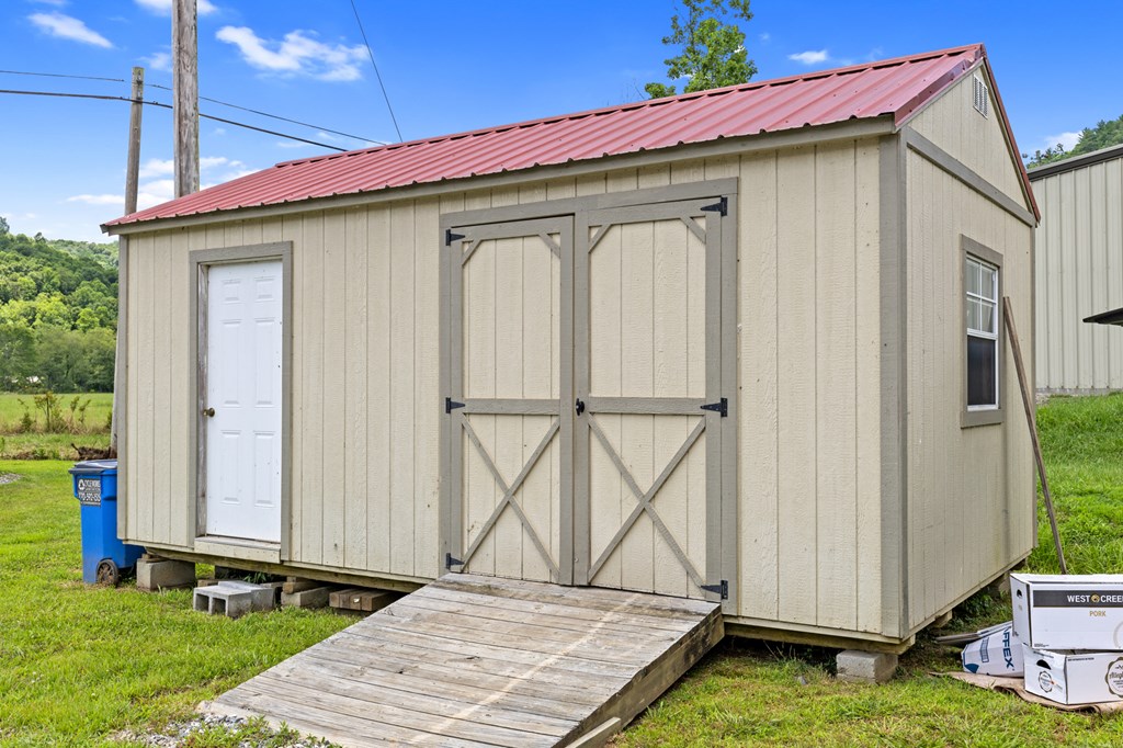 7475 State Highway 60 Property Photo 17