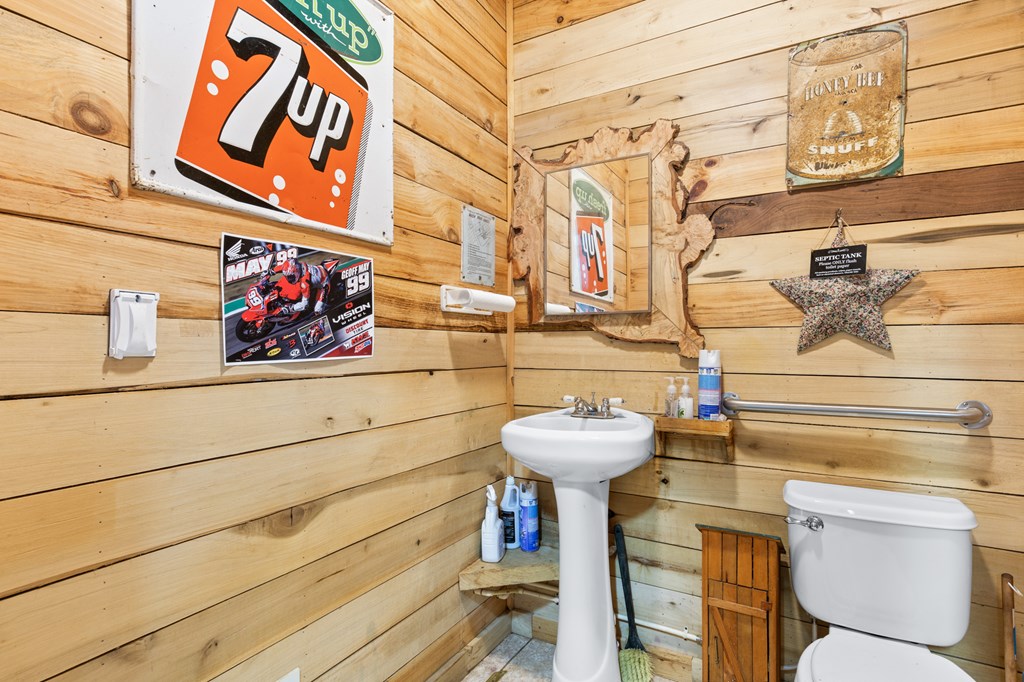 7475 State Highway 60 Property Photo 18