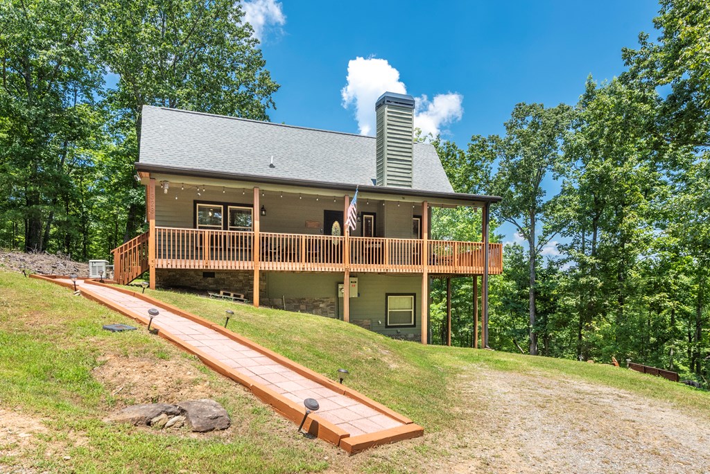 1328 Birch Lane Property Photo 4