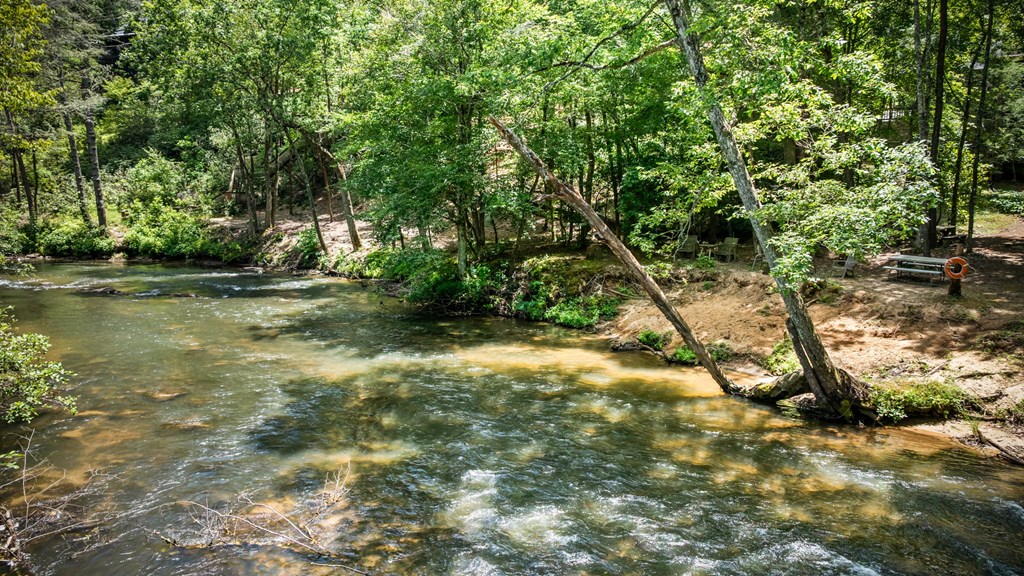 1082 Sunset Road Property Photo 3