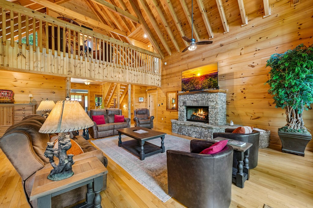 1082 Sunset Road Property Photo 14