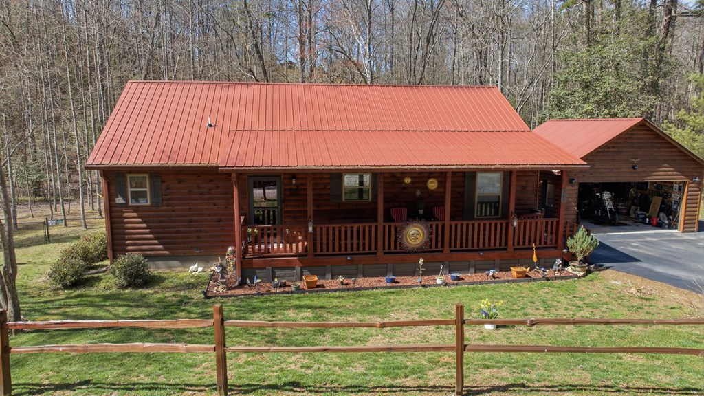 305 Woodcrest Drive Property Photo 8