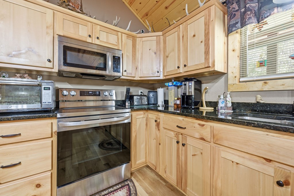 305 Woodcrest Drive Property Photo 43