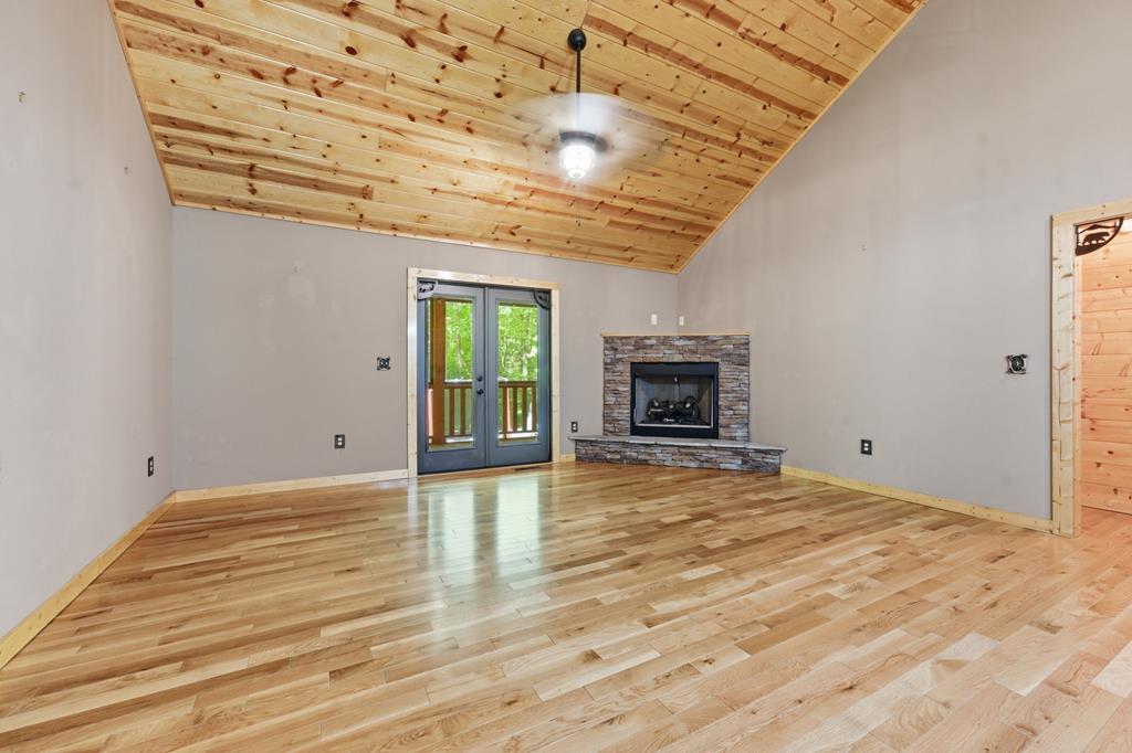 305 Woodcrest Drive Property Photo 50