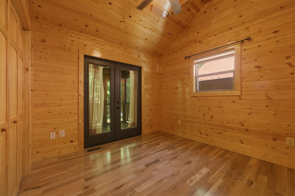 305 Woodcrest Drive Property Photo 56