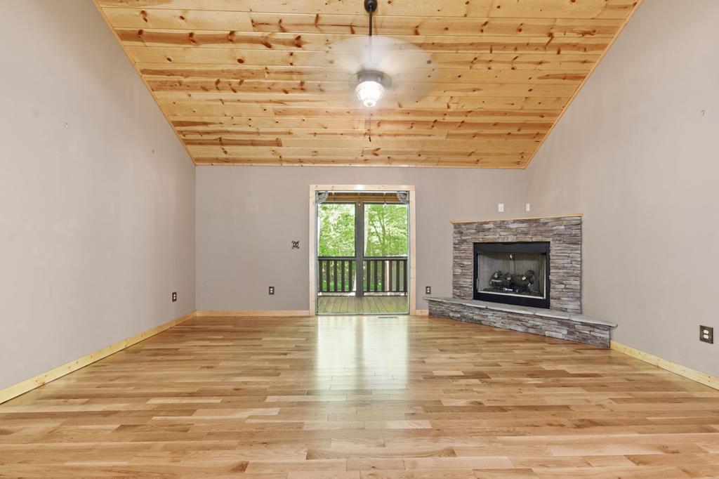 305 Woodcrest Drive Property Photo 57