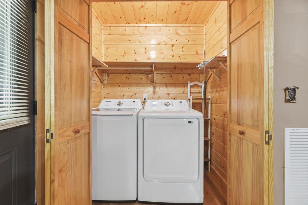 305 Woodcrest Drive Property Photo 68
