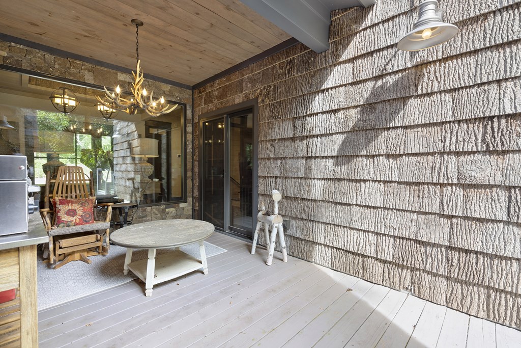530 Burleson Road Property Photo 19