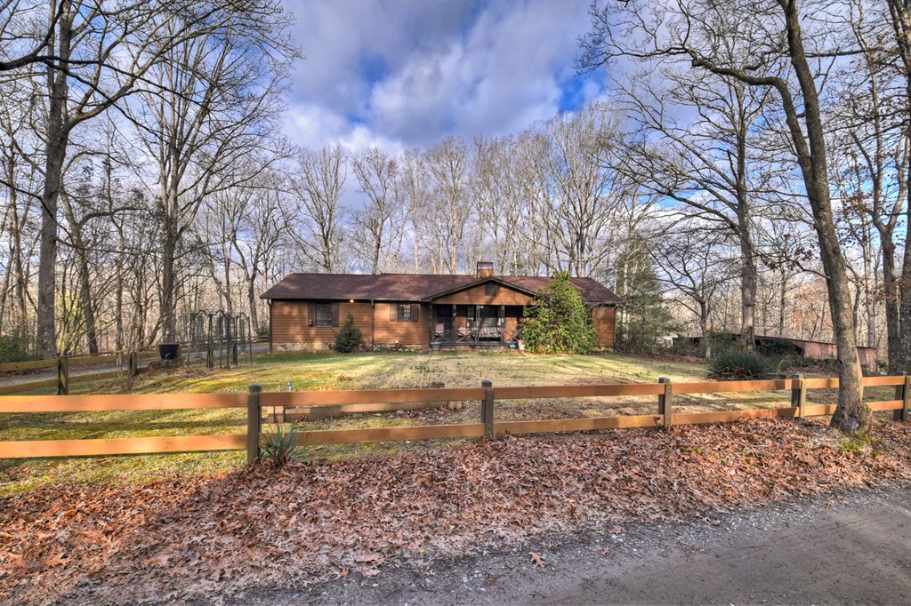 788 Lake Forest Drive Property Photo 6
