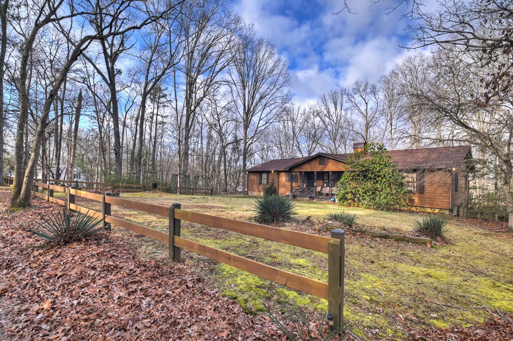788 Lake Forest Drive Property Photo 7
