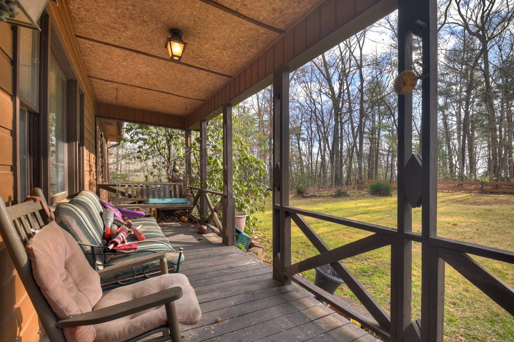 788 Lake Forest Drive Property Photo 8