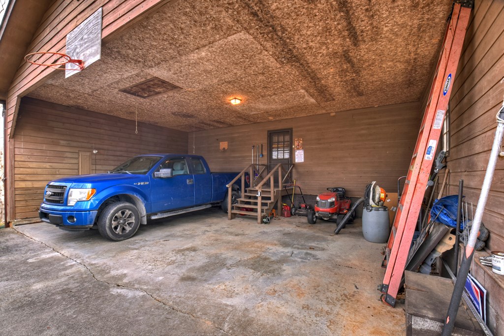 788 Lake Forest Drive Property Photo 11