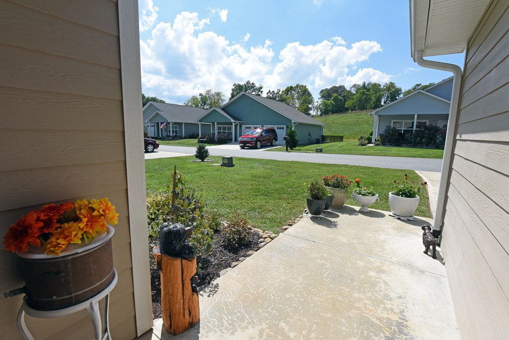 348 Riverwalk Circle Property Photo 5