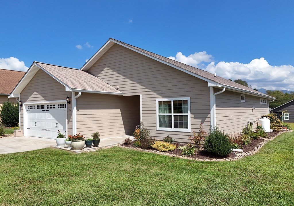348 Riverwalk Circle Property Photo 6