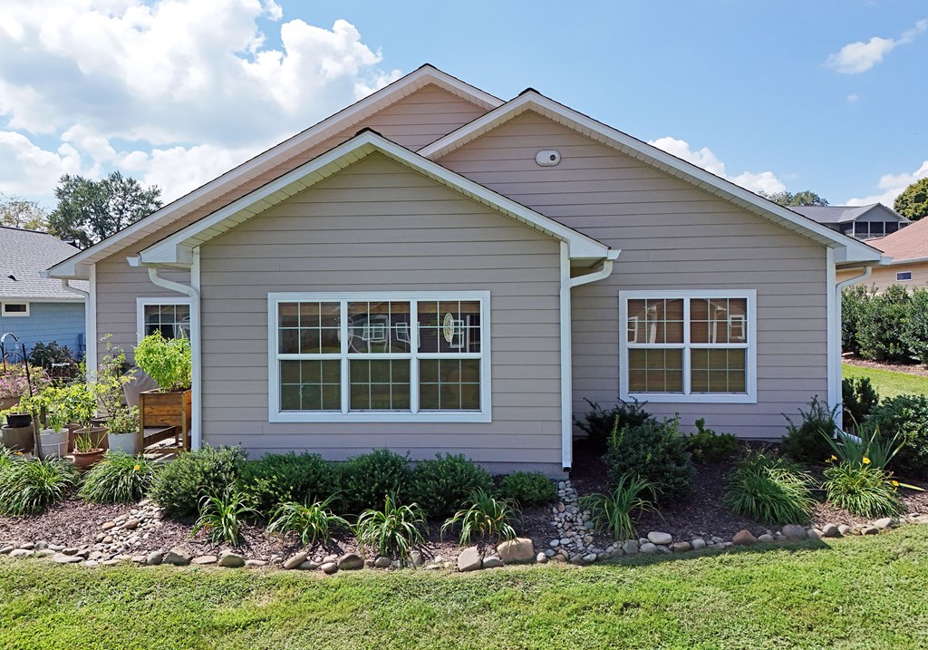 348 Riverwalk Circle Property Photo 8