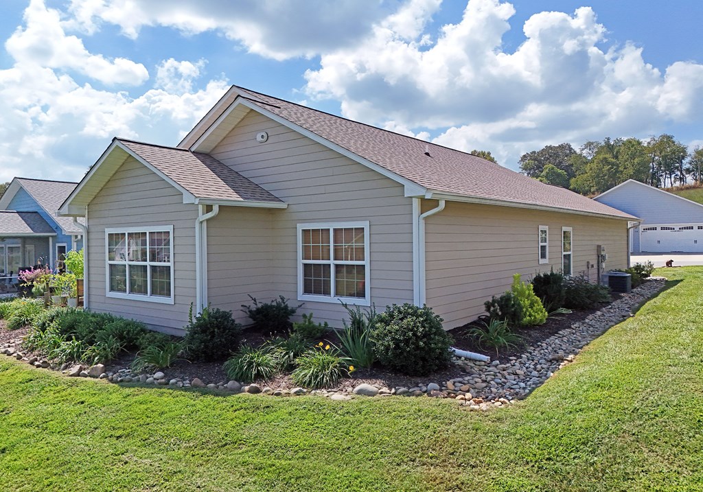348 Riverwalk Circle Property Photo 10