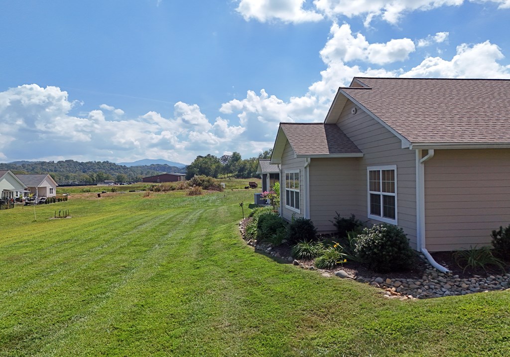348 Riverwalk Circle Property Photo 11