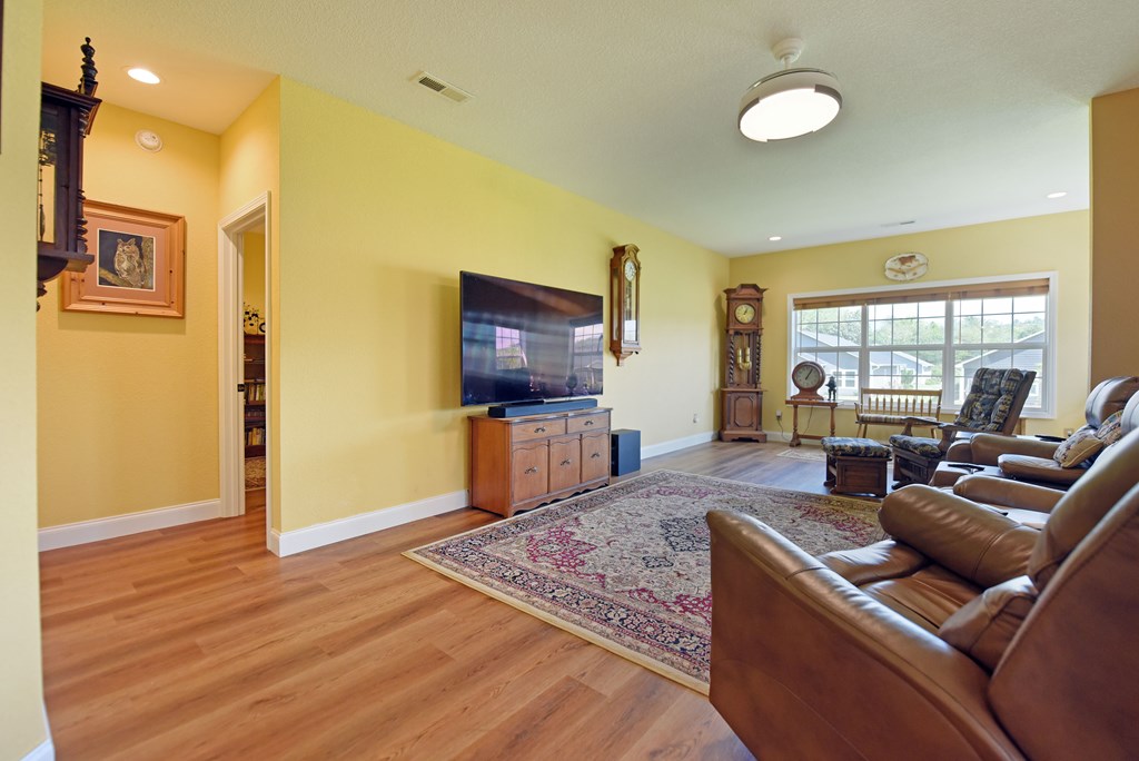 348 Riverwalk Circle Property Photo 14
