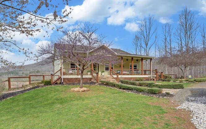 685 Barefoot Road Property Photo 2