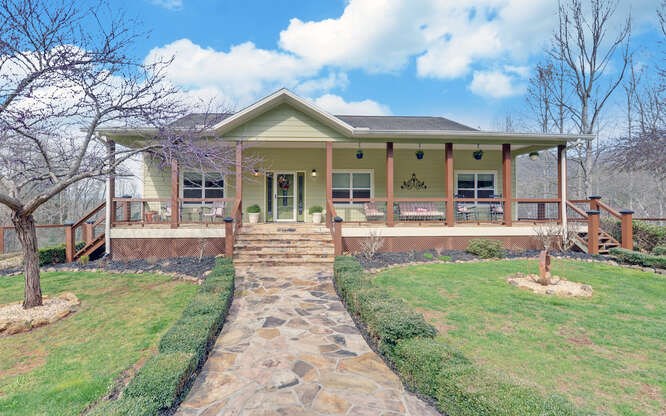 685 Barefoot Road Property Photo 4