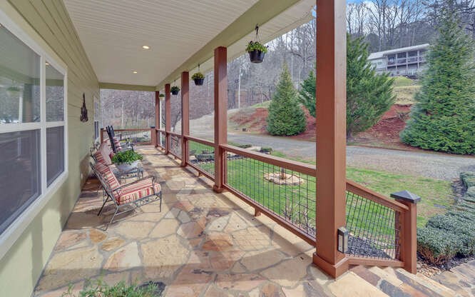 685 Barefoot Road Property Photo 5