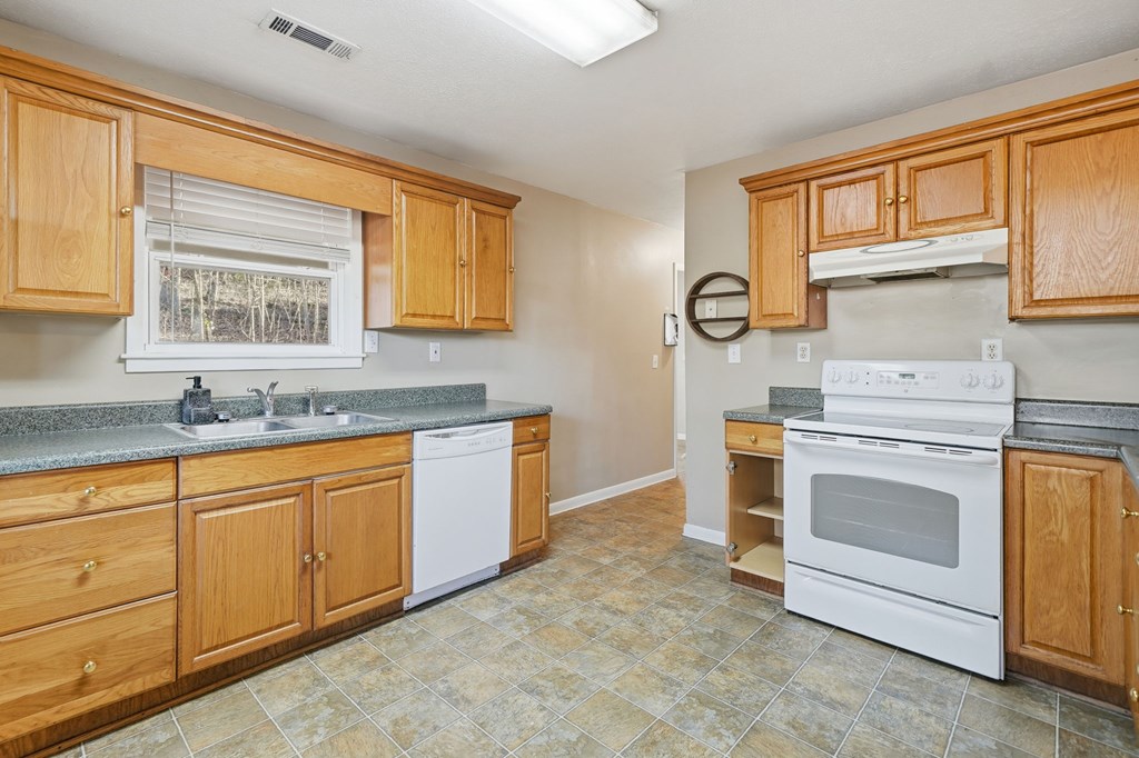46 James Drive Property Photo 8