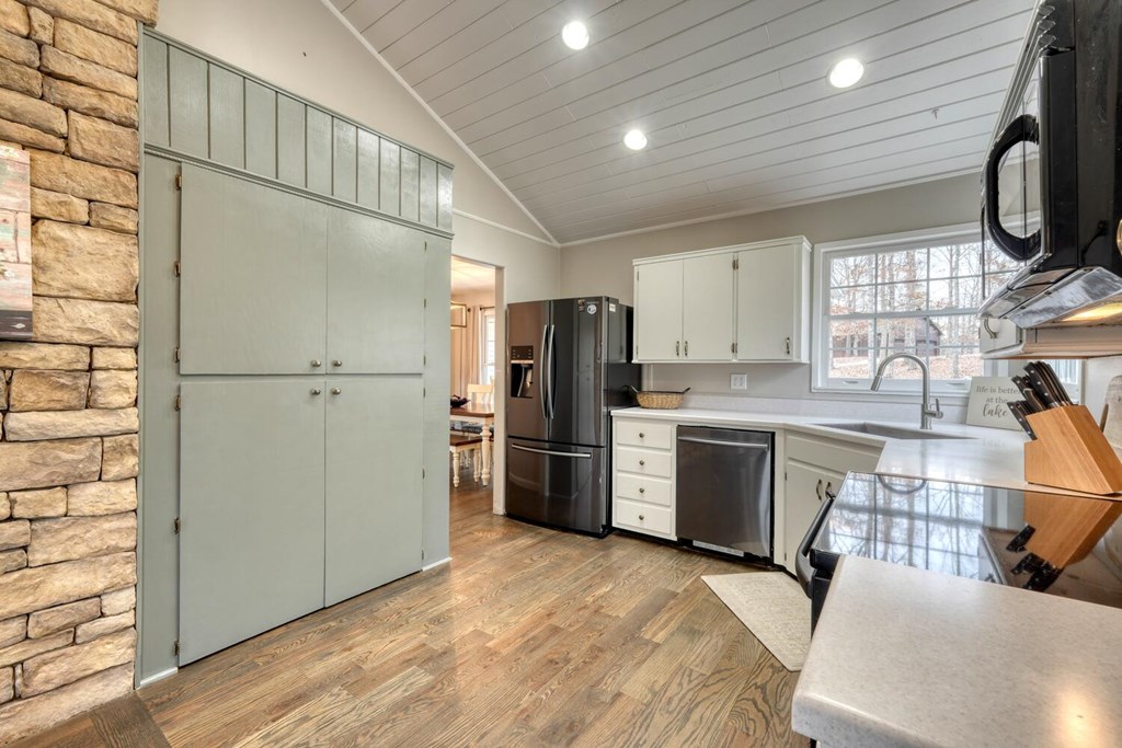 176 Madison Avenue Property Photo 18