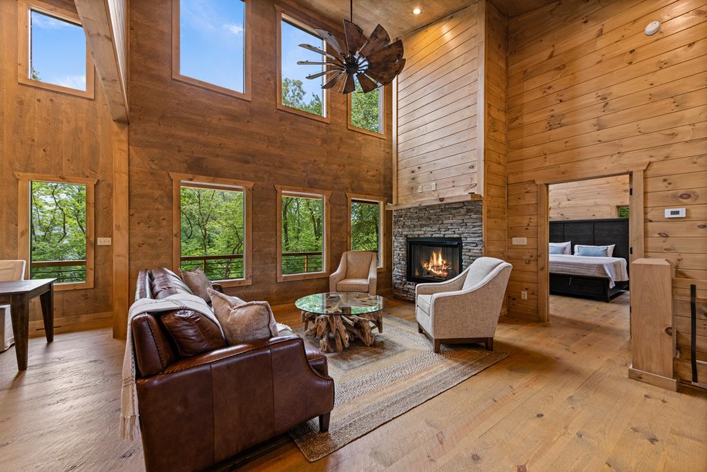 416 Windy Valley Trail Property Photo 3