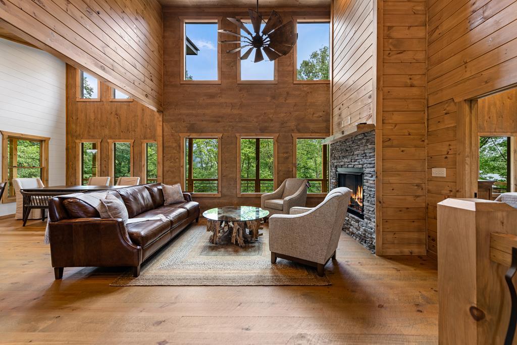416 Windy Valley Trail Property Photo 4