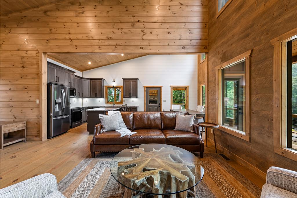 416 Windy Valley Trail Property Photo 8