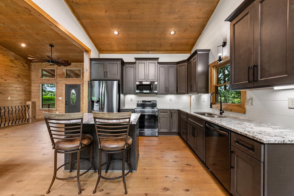 416 Windy Valley Trail Property Photo 17
