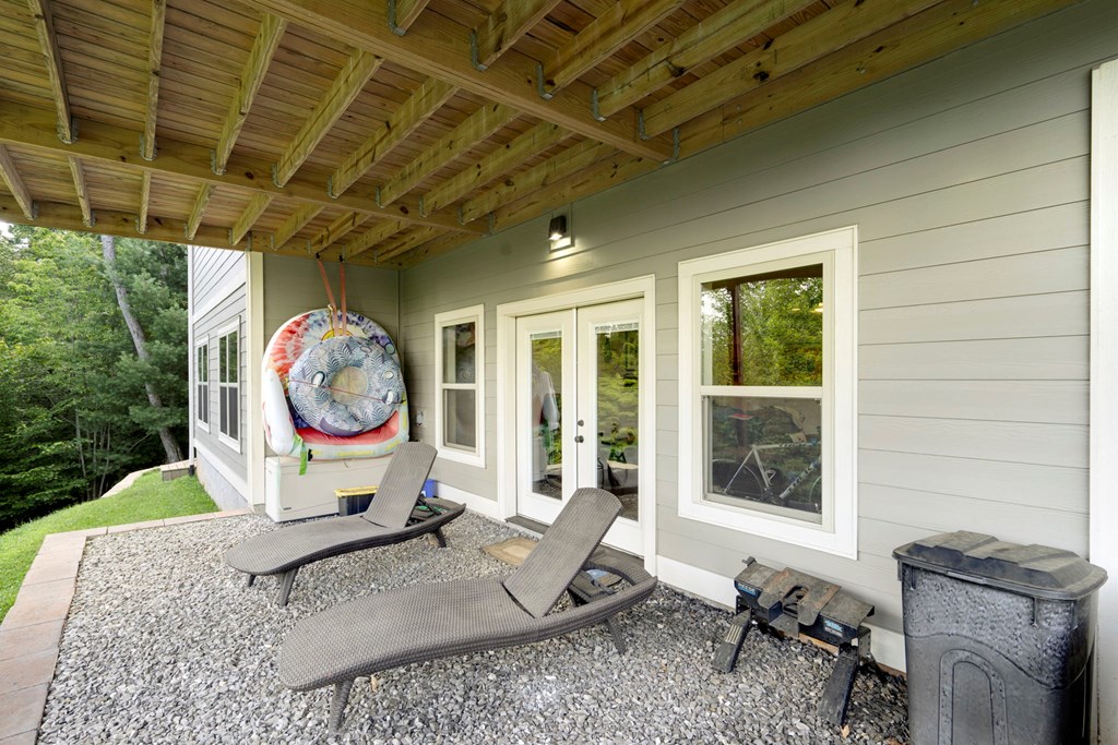 2079 Gallatin Road Property Photo 8