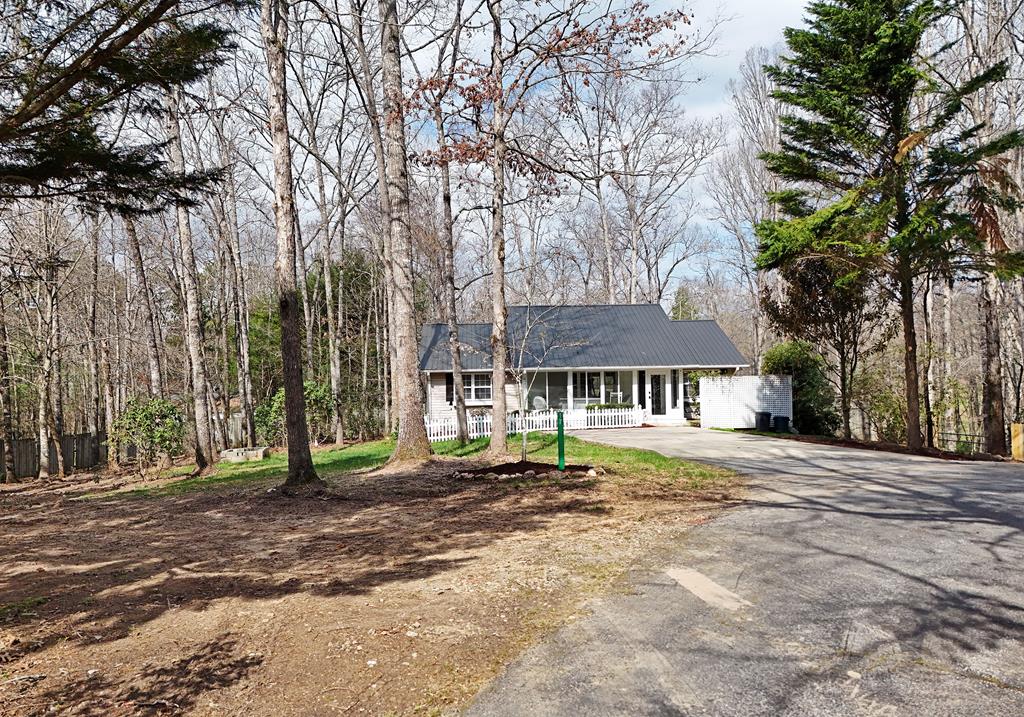 17 Ellen Drive Property Photo 1