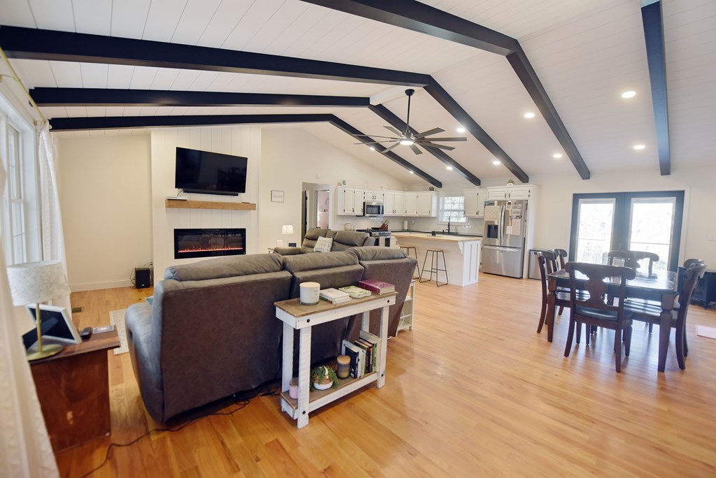 17 Ellen Drive Property Photo 2