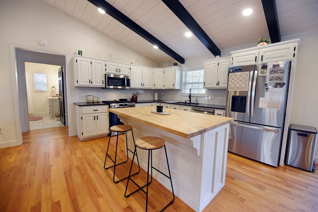 17 Ellen Drive Property Photo 9