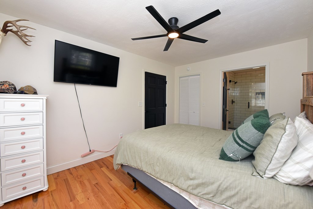 17 Ellen Drive Property Photo 12