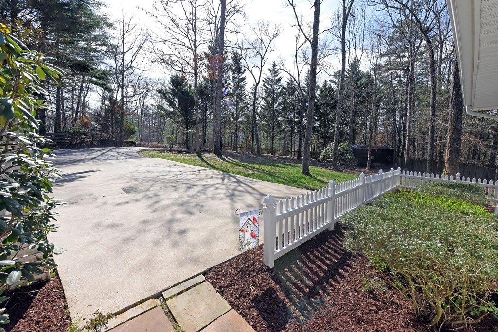 17 Ellen Drive Property Photo 41