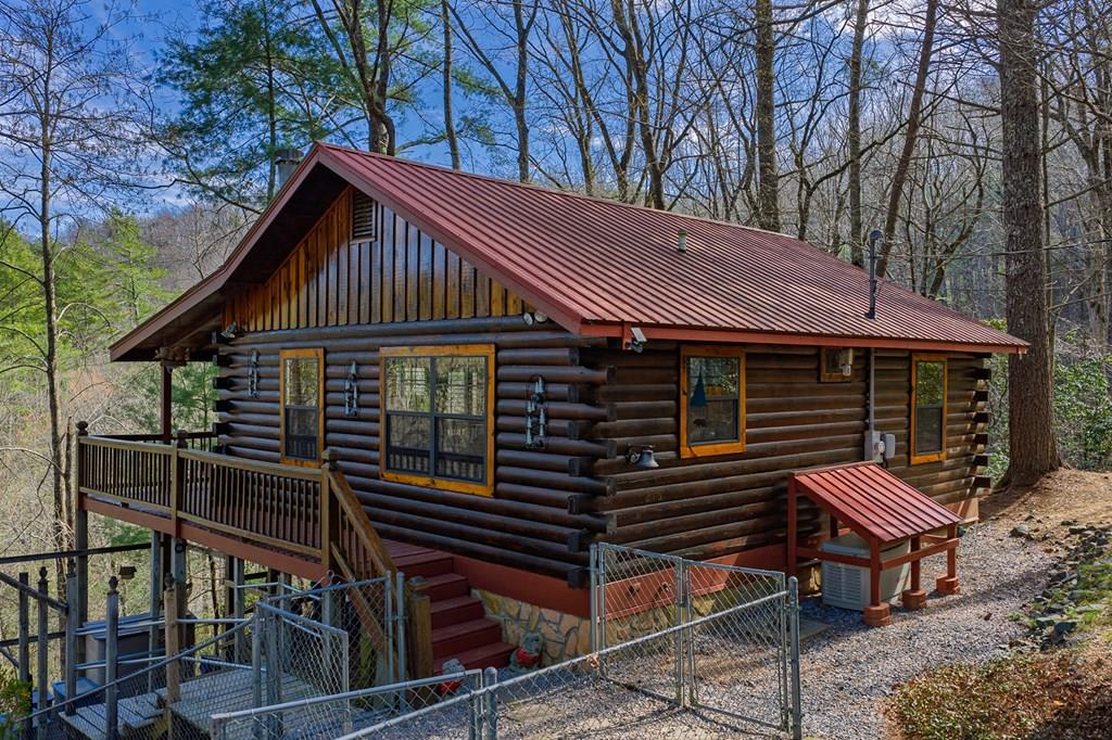 216 Pig Trail Property Photo 1