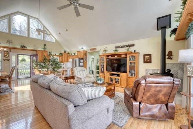 228 Brookhaven Drive Property Photo 10