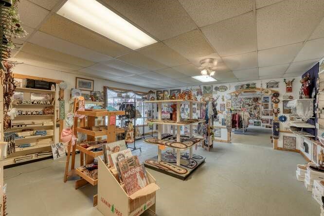 50 Pappys Plaza Property Photo 4