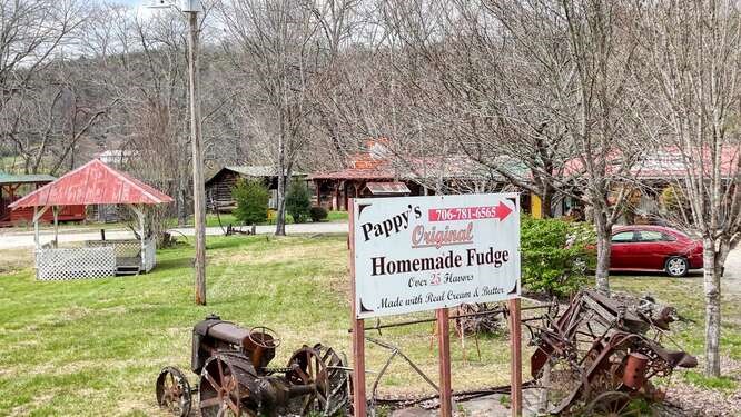 50 Pappys Plaza Property Photo 8