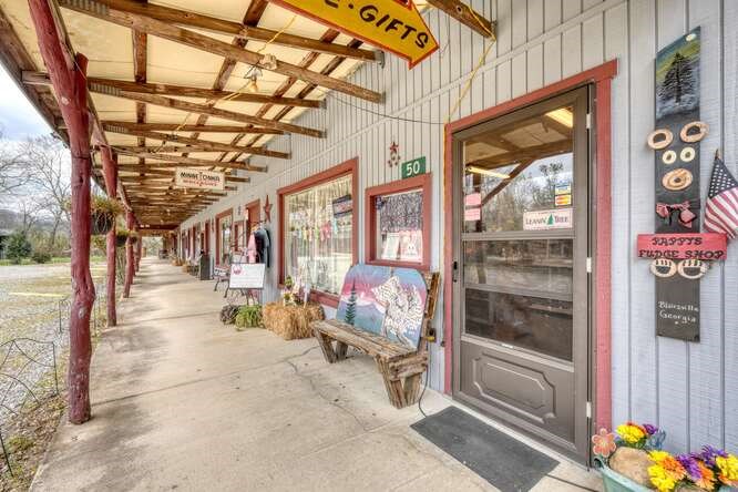 50 Pappys Plaza Property Photo 15