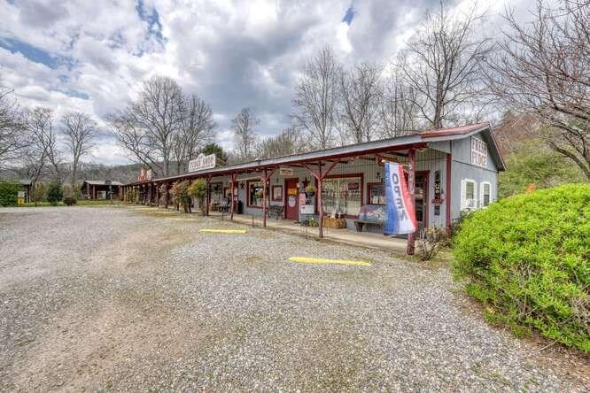 50 Pappys Plaza Property Photo 17