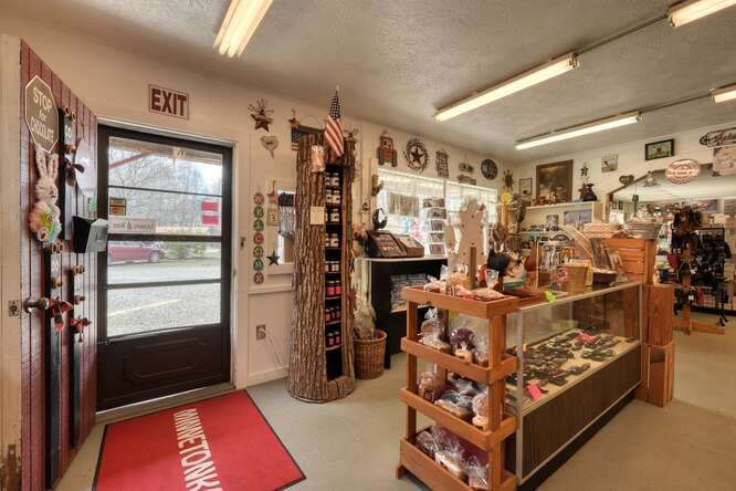 50 Pappys Plaza Property Photo 19