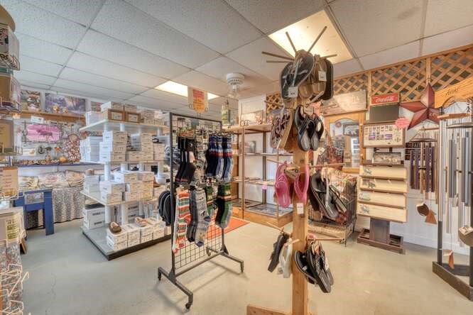 50 Pappys Plaza Property Photo 28