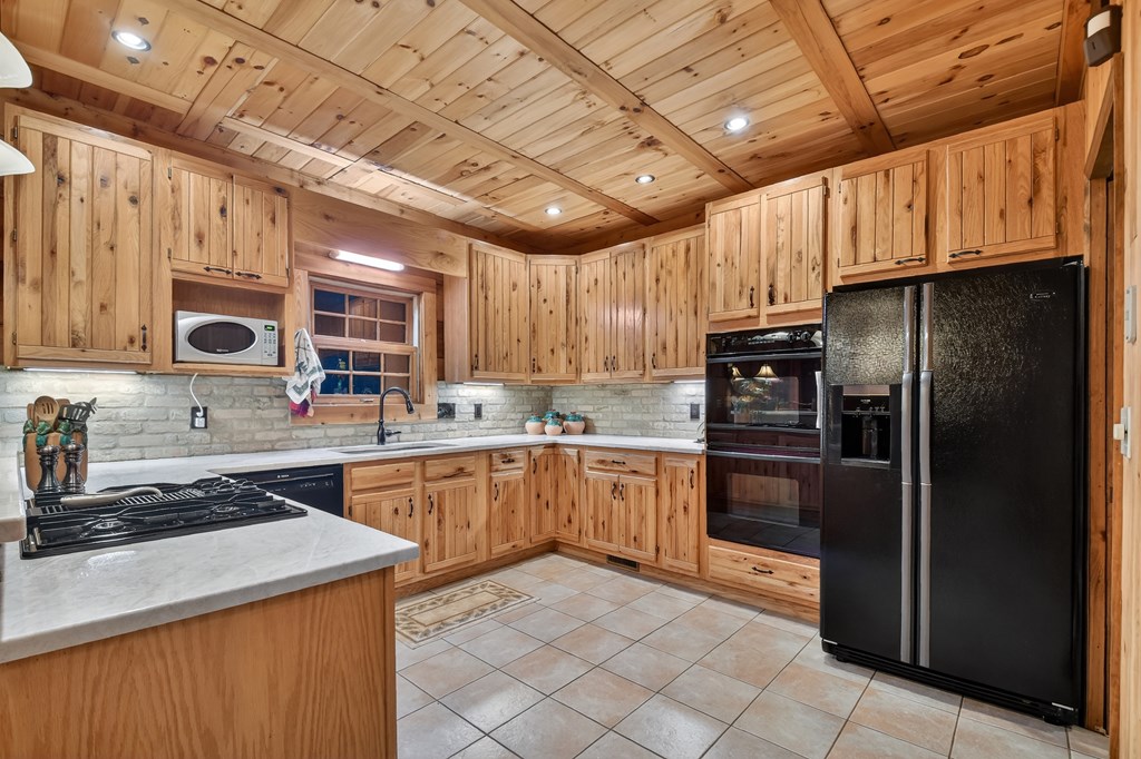 266 River Road Property Photo 13